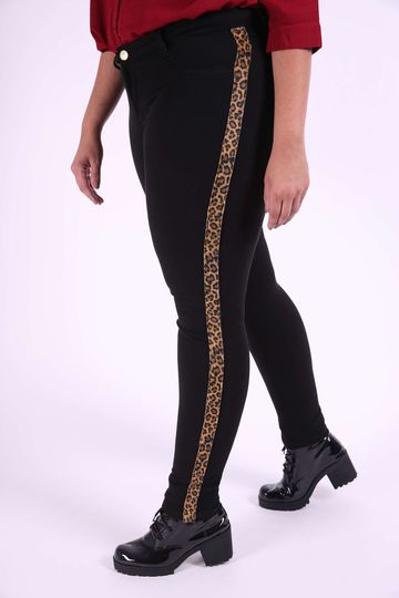 calça com listra de onça