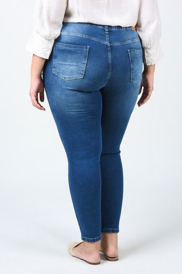 Calca-skinny-jeans-com-detalhe-rasgo-plus-size