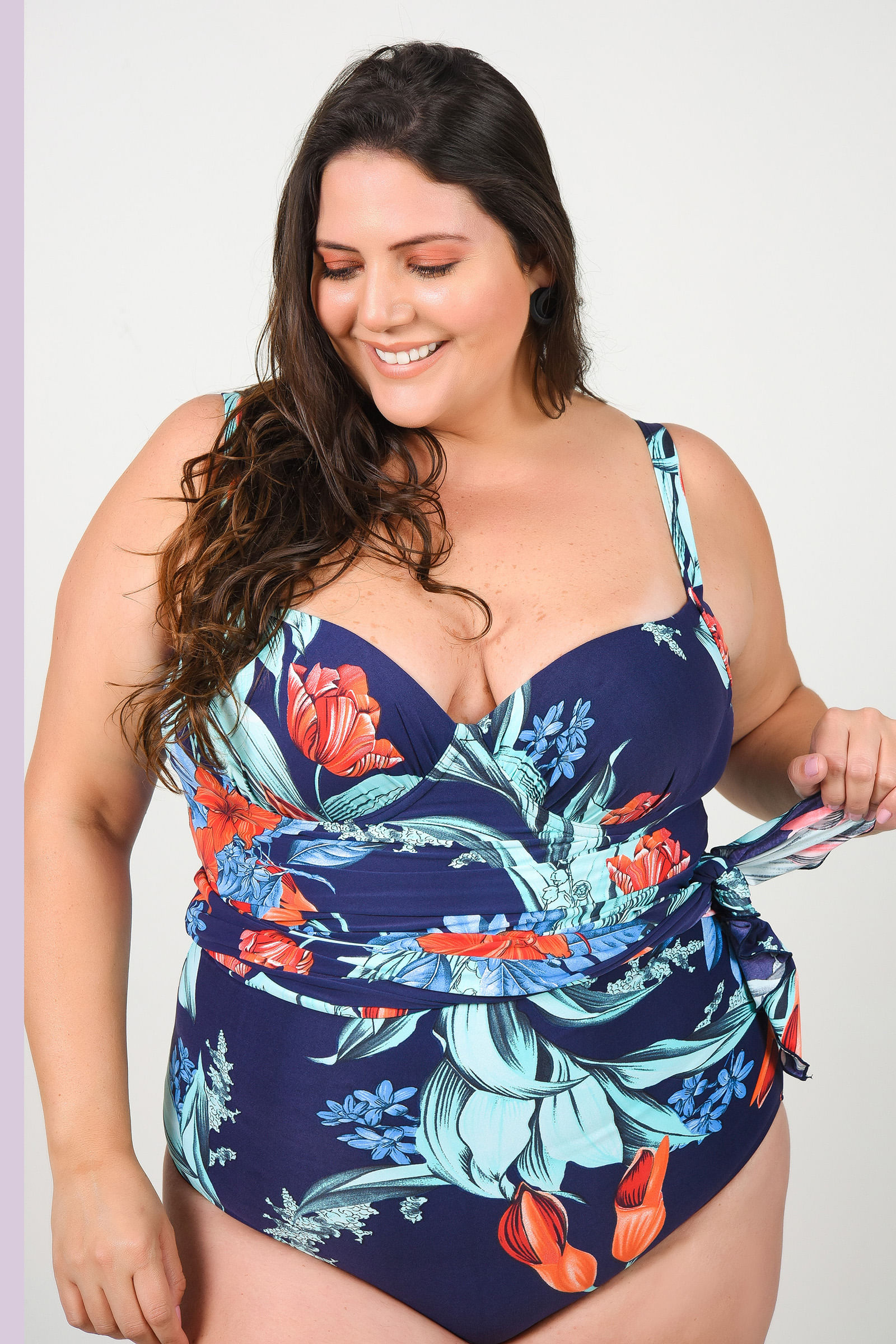 Maiô com saída de praia estampado com bojo plus size azul marinho Menor preço em Maiô com saída de praia estampado com bojo plus size azul marinho