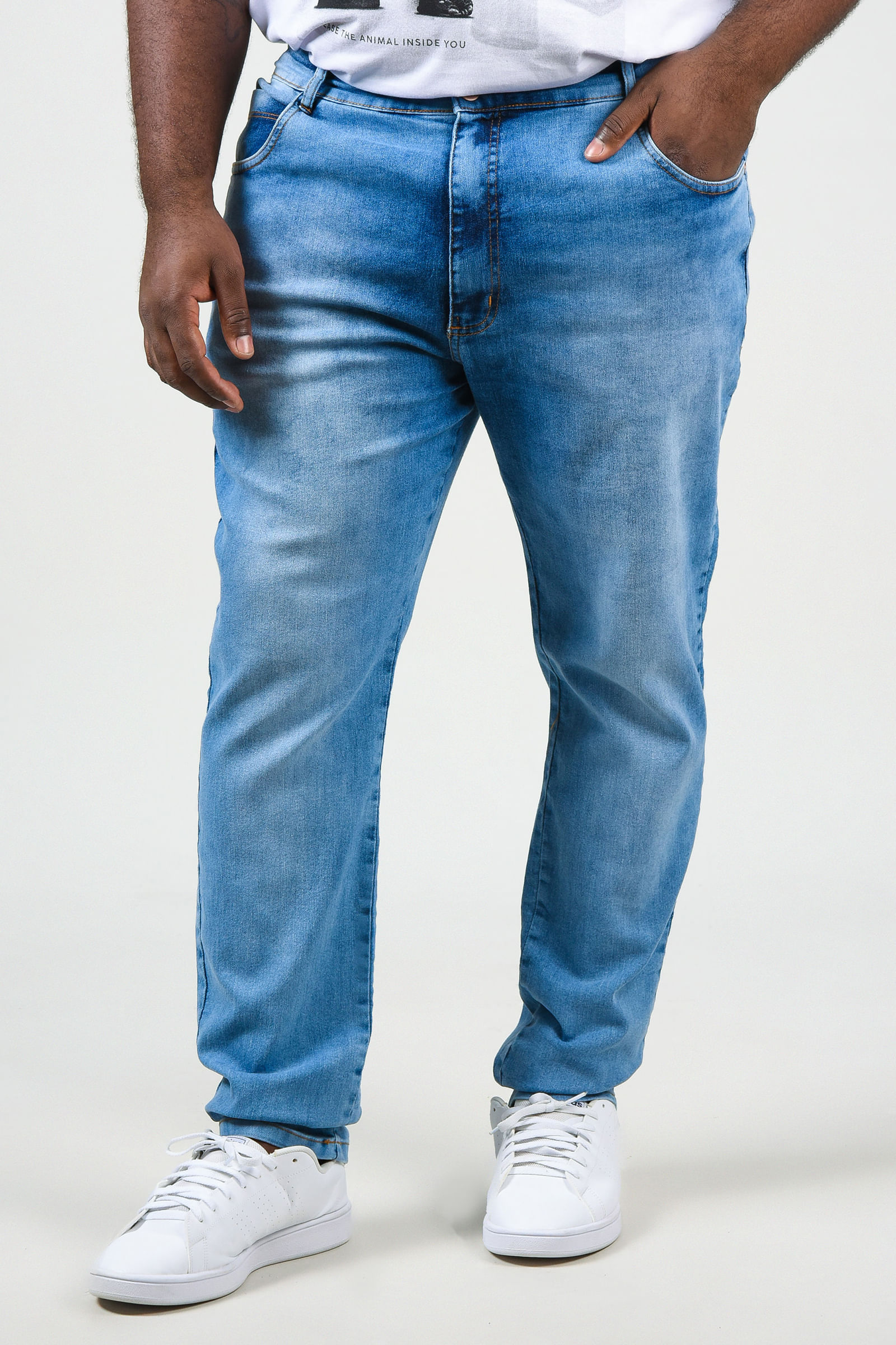 Calça skinny jeans com elastano plus size azul claro